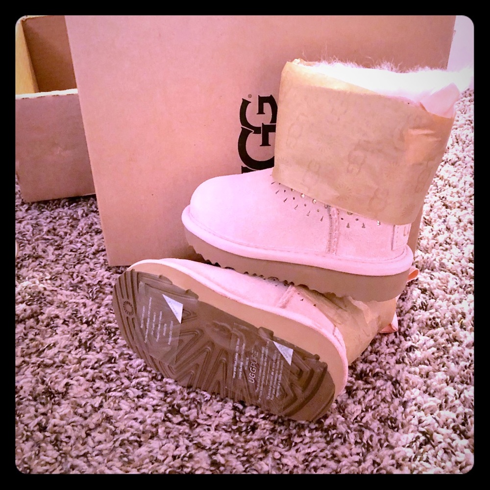 UGG boot NEVER WORN
